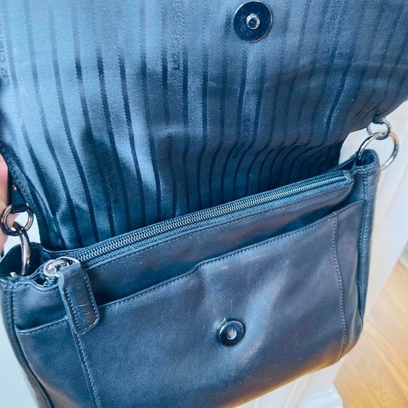 Buttery soft 90s Liz Claiborne vintage black shoulder bag - Picture 4 of 7